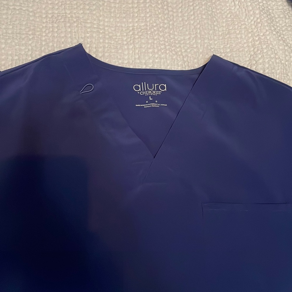Cherokee Allura Navy Scrub Top - Picture 2 of 3